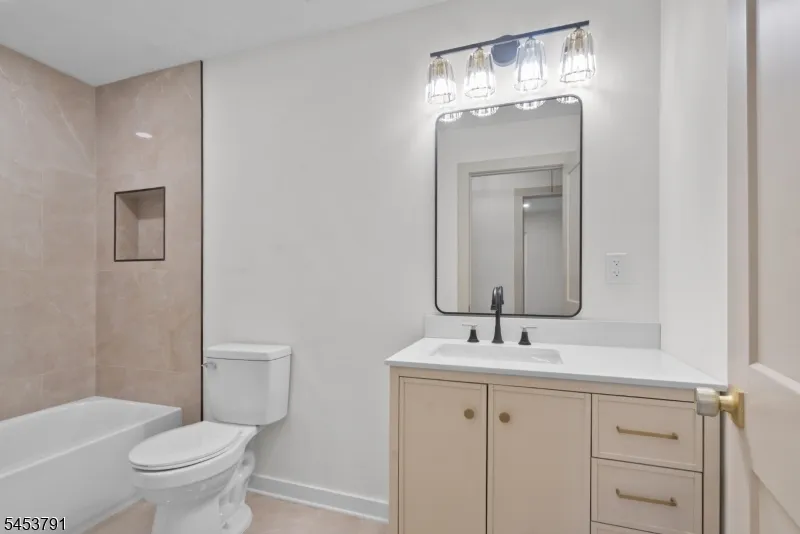 11 Mark Ter West Milford, NJ 07435