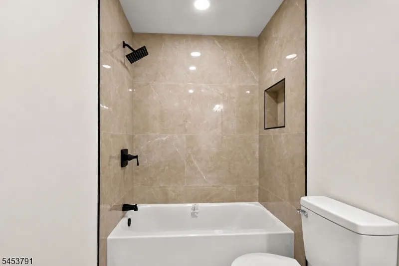 11 Mark Ter West Milford, NJ 07435