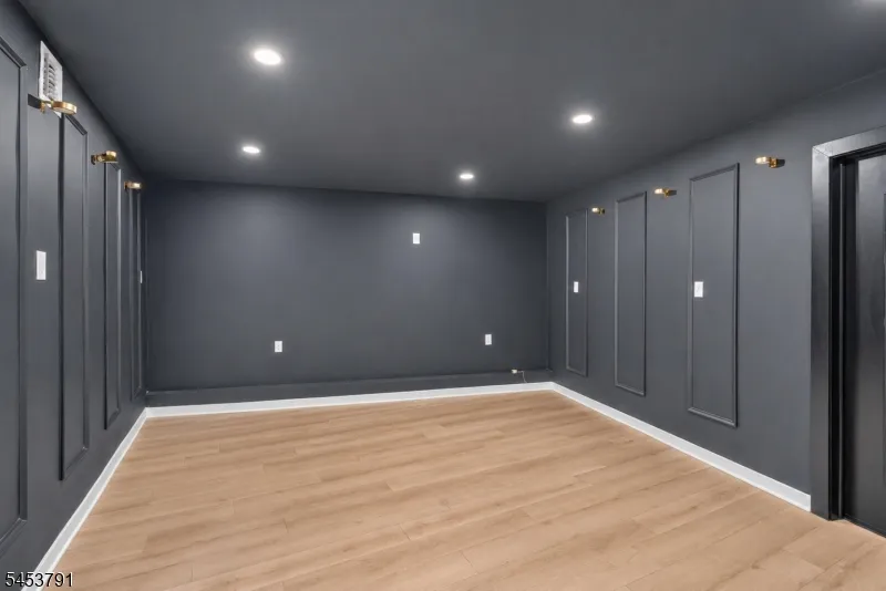 11 Mark Ter West Milford, NJ 07435