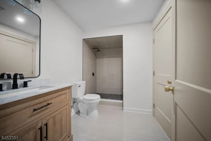 11 Mark Ter West Milford, NJ 07435