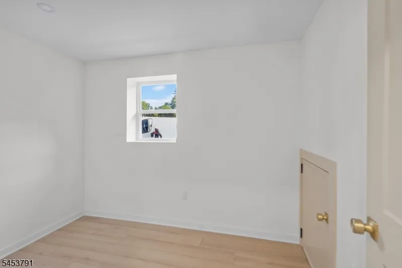 11 Mark Ter West Milford, NJ 07435