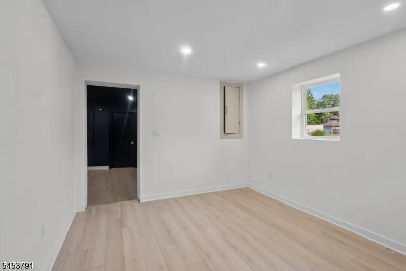 11 Mark Ter West Milford, NJ 07435