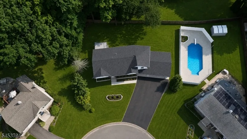 11 Mark Ter West Milford, NJ 07435