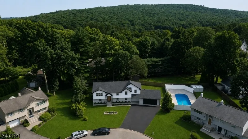 11 Mark Ter West Milford, NJ 07435