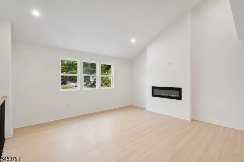 11 Mark Ter West Milford, NJ 07435