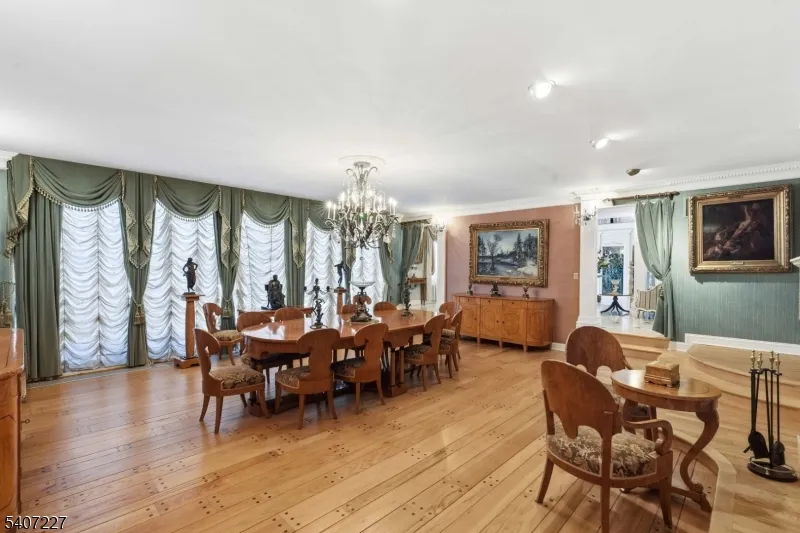 12 E Saddle River Rd Saddle River, NJ 07458