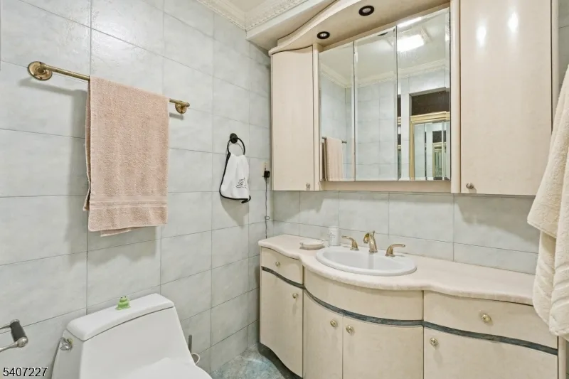 12 E Saddle River Rd Saddle River, NJ 07458