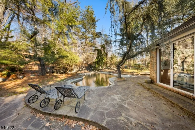 12 E Saddle River Rd Saddle River, NJ 07458
