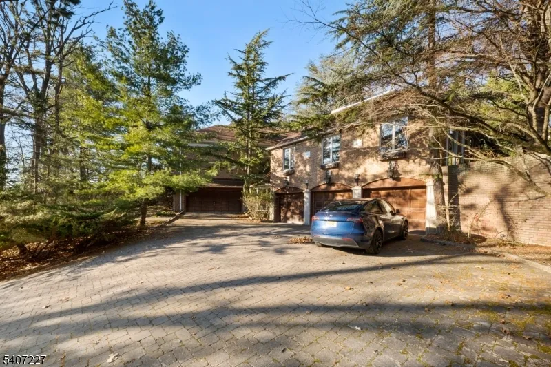 12 E Saddle River Rd Saddle River, NJ 07458