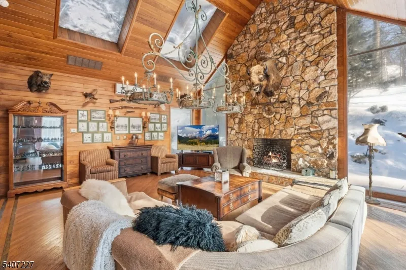12 E Saddle River Rd Saddle River, NJ 07458