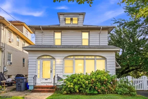 260 W Franklin St