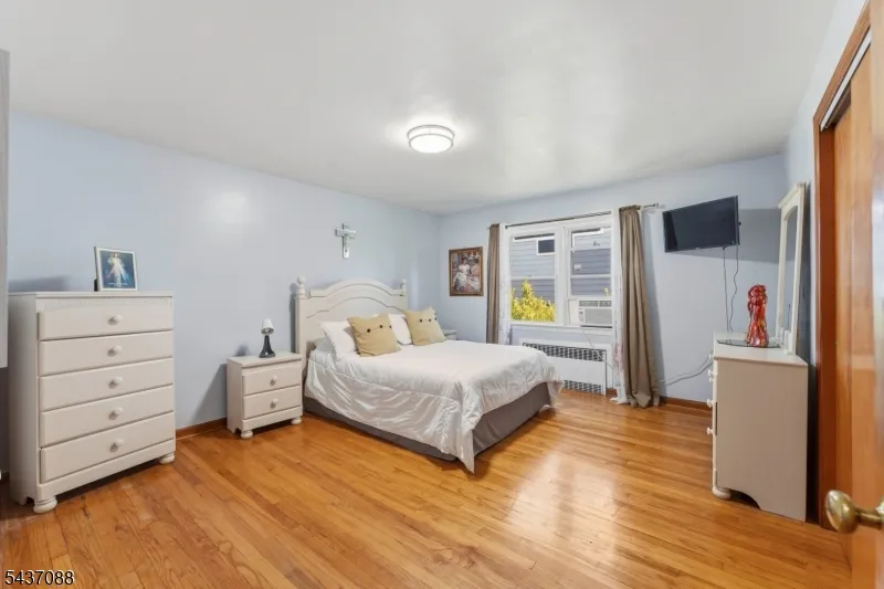 72 Clarendon Pl Hackensack City, NJ 07601