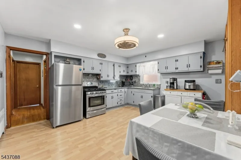 72 Clarendon Pl Hackensack City, NJ 07601