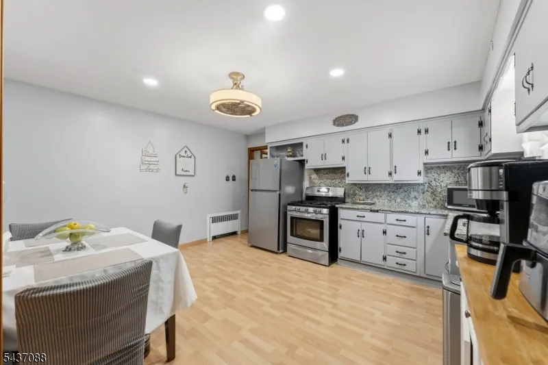 72 Clarendon Pl Hackensack City, NJ 07601