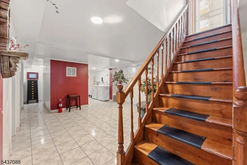 72 Clarendon Pl Hackensack City, NJ 07601