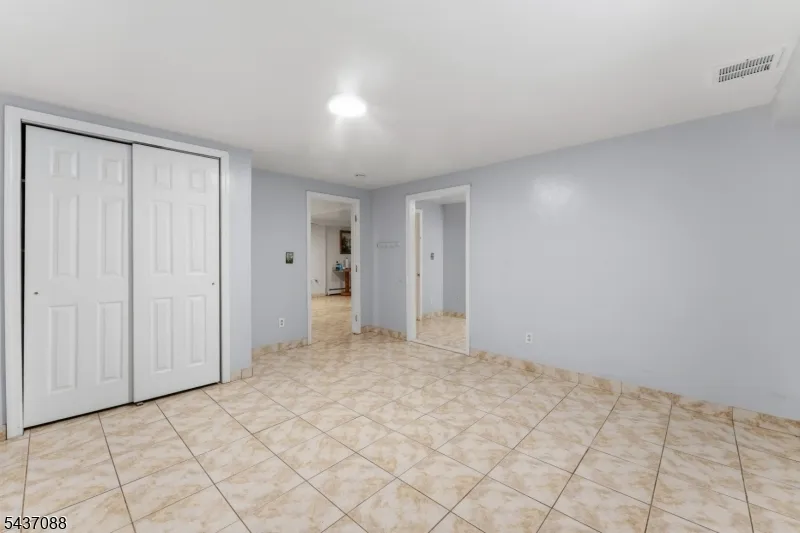 72 Clarendon Pl Hackensack City, NJ 07601