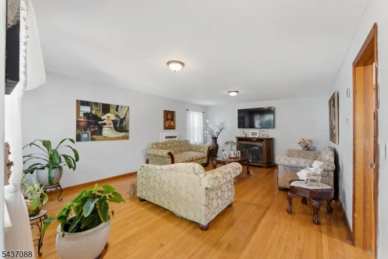 72 Clarendon Pl Hackensack City, NJ 07601
