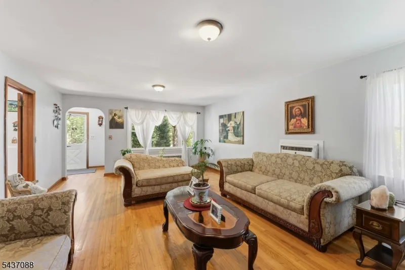 72 Clarendon Pl Hackensack City, NJ 07601