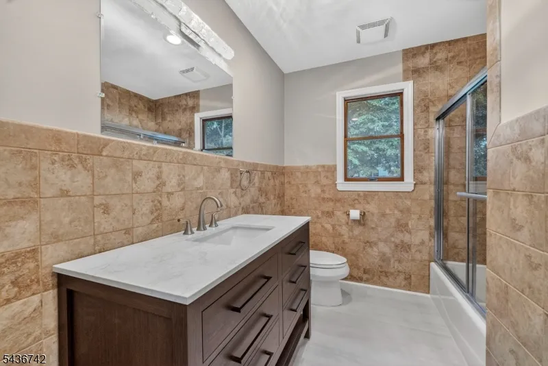 11 Franklin St Mahwah, NJ 07430