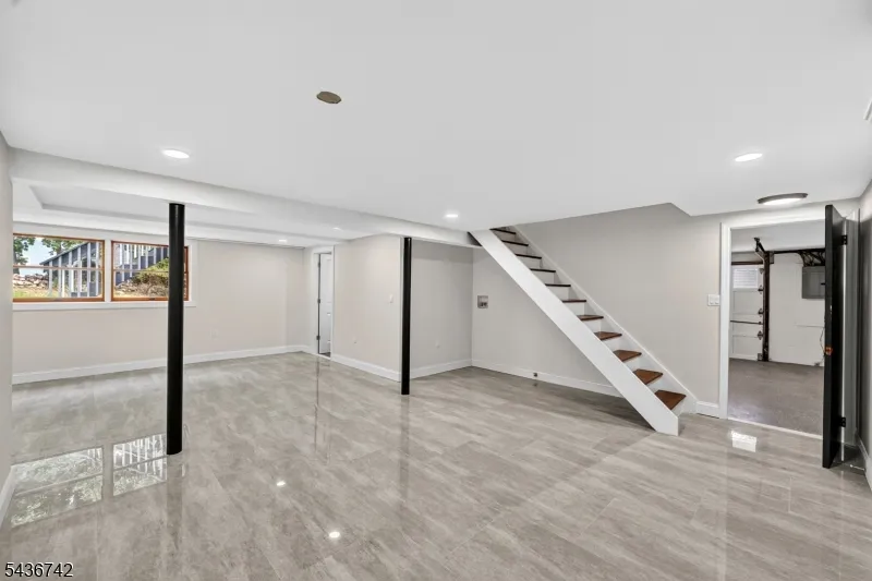 11 Franklin St Mahwah, NJ 07430