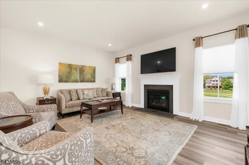 124 Club House Dr Washington, NJ 07882