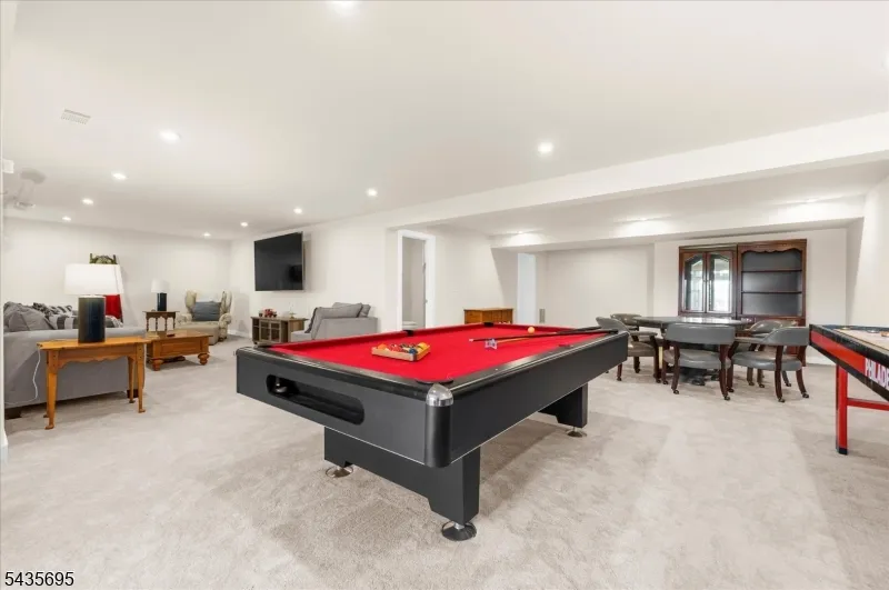 124 Club House Dr Washington, NJ 07882