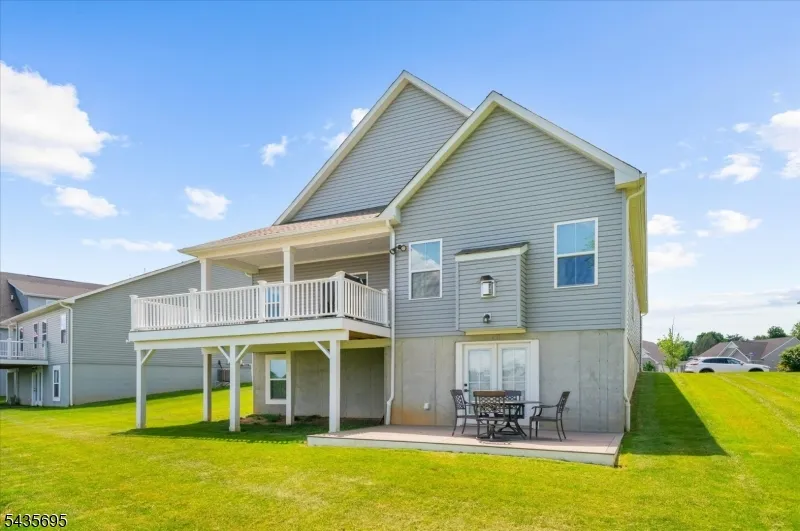 124 Club House Dr Washington, NJ 07882