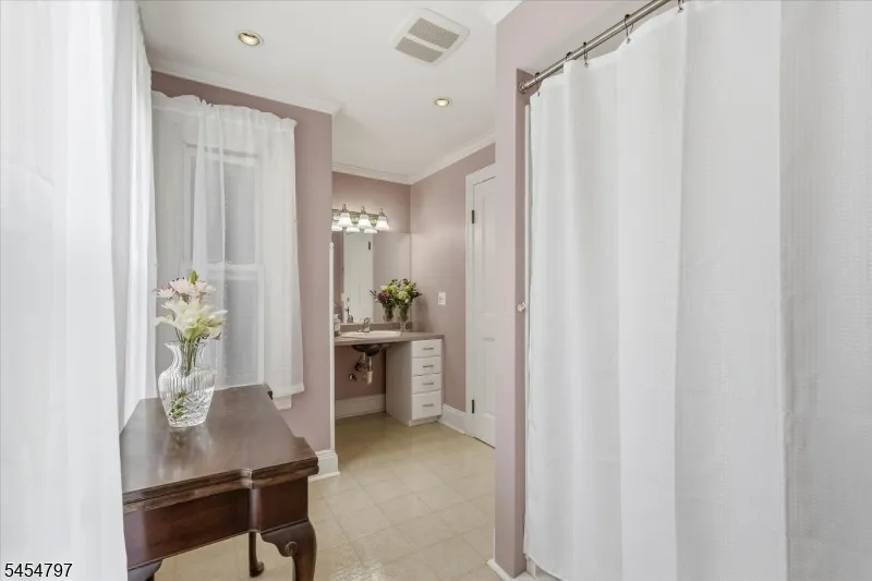 175 Main St Flemington, NJ 08822
