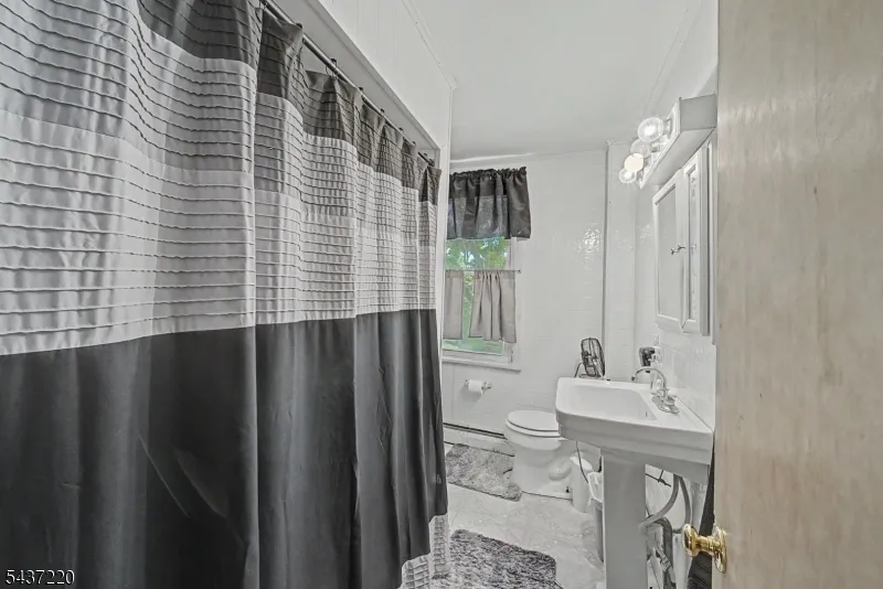 700 Vulcanite Ave Alpha, NJ 08865
