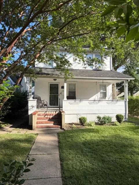 29 Plainfield Ave