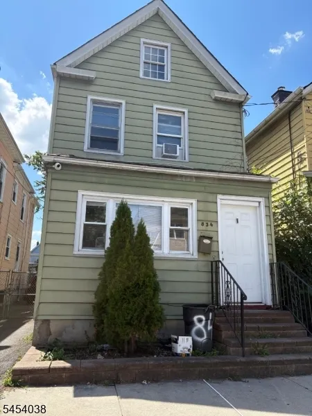 834 Rebecca Pl Elizabeth City, NJ 07201