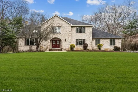 3 Shira Ln