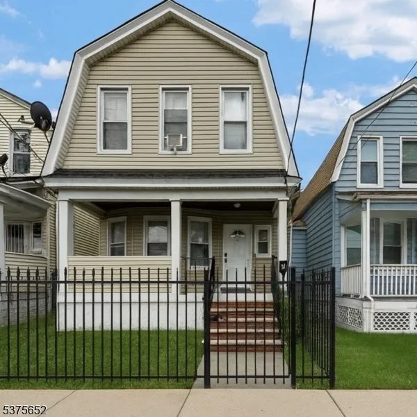 41 Coit St Irvington, NJ 07111