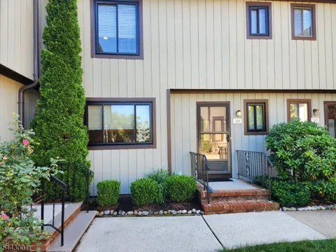 38 Park St 24E #E Unit E