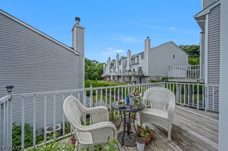 286 Summerhill Dr Parsippany-Troy Hills, NJ 07950