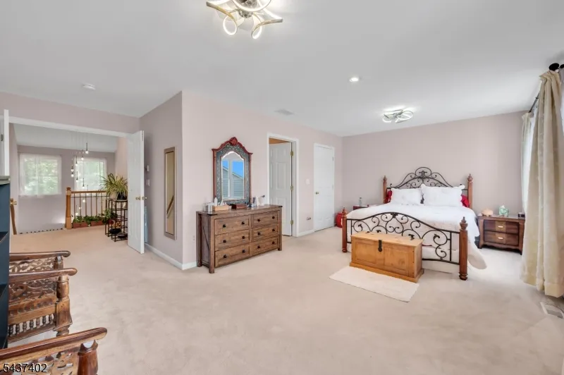 286 Summerhill Dr Parsippany-Troy Hills, NJ 07950