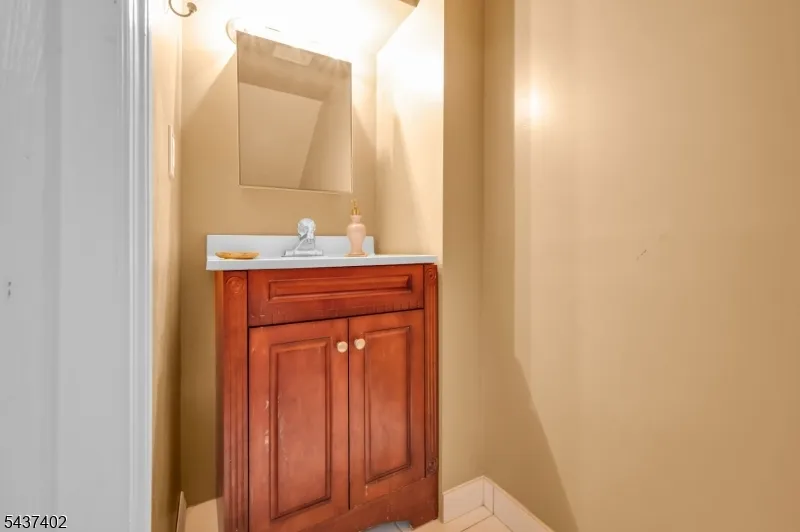 286 Summerhill Dr Parsippany-Troy Hills, NJ 07950
