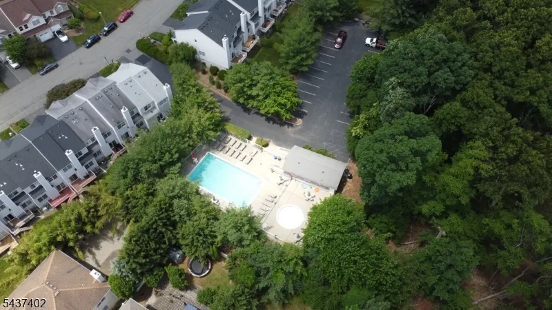 286 Summerhill Dr Parsippany-Troy Hills, NJ 07950