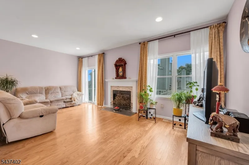 286 Summerhill Dr Parsippany-Troy Hills, NJ 07950