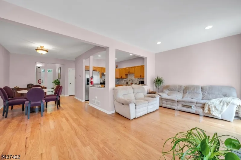 286 Summerhill Dr Parsippany-Troy Hills, NJ 07950