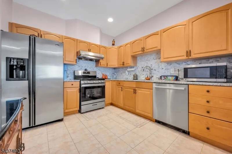 286 Summerhill Dr Parsippany-Troy Hills, NJ 07950