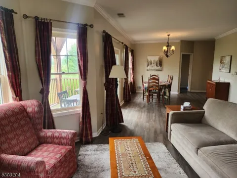 7 Maple Cres #11 Unit 11