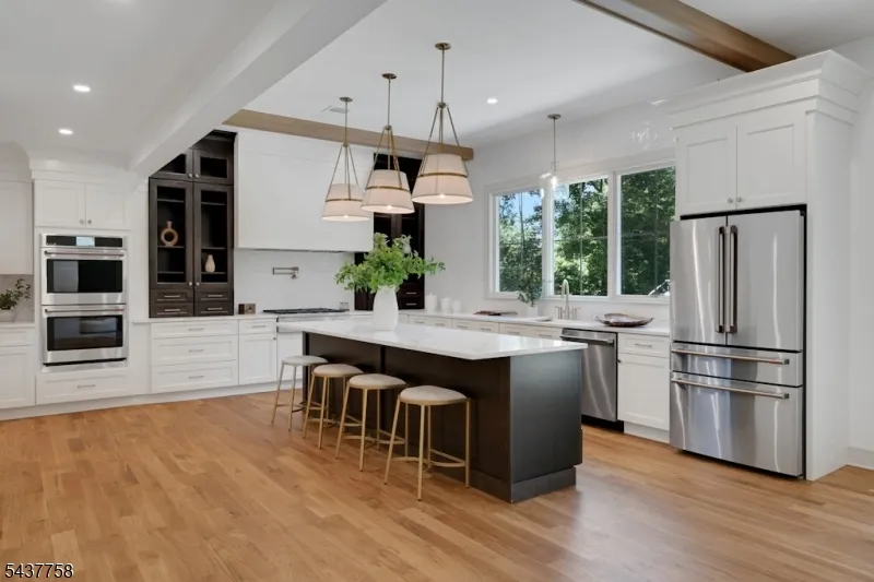51 Brookside Ter North Caldwell, NJ 07006