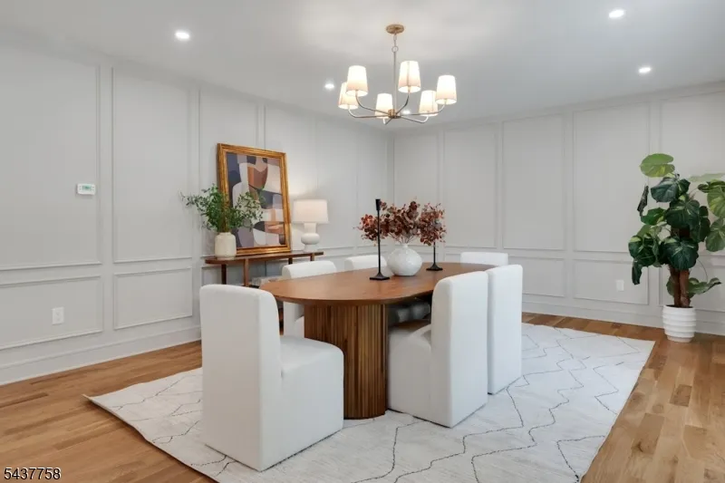51 Brookside Ter North Caldwell, NJ 07006