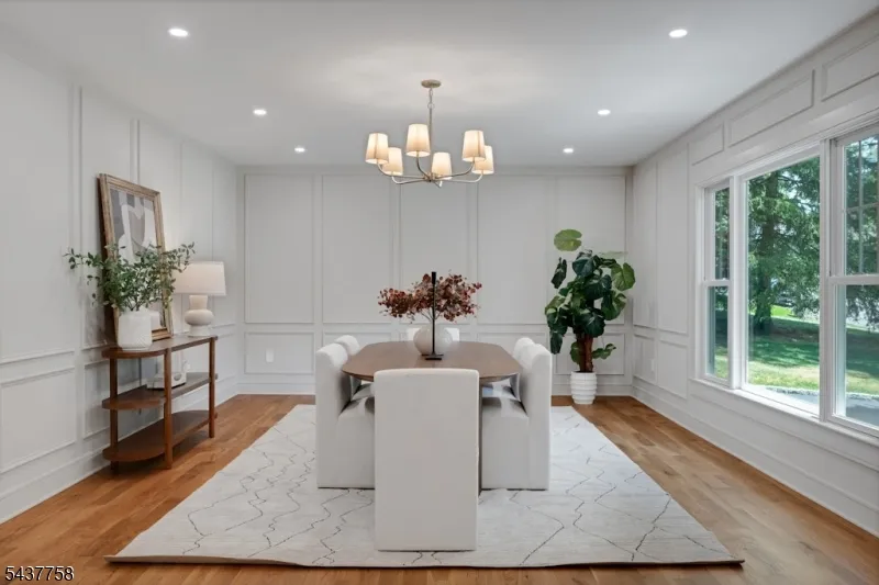 51 Brookside Ter North Caldwell, NJ 07006