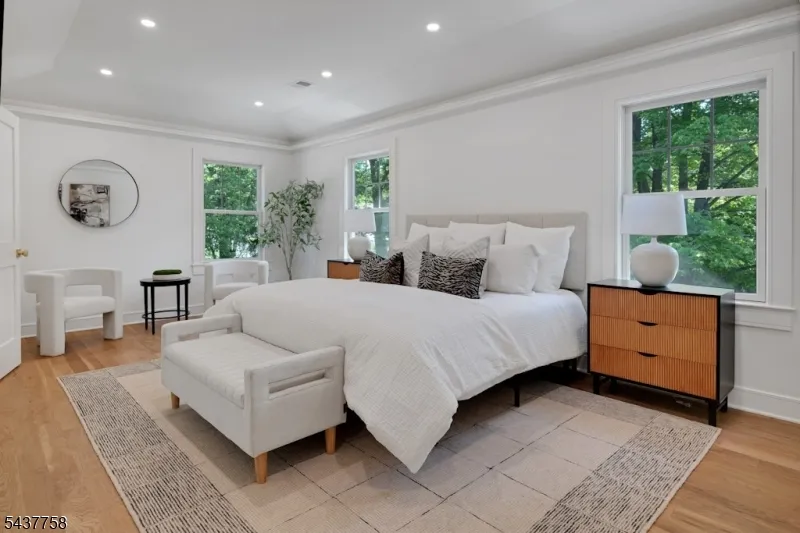 51 Brookside Ter North Caldwell, NJ 07006