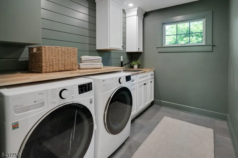 51 Brookside Ter North Caldwell, NJ 07006