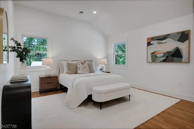 51 Brookside Ter North Caldwell, NJ 07006