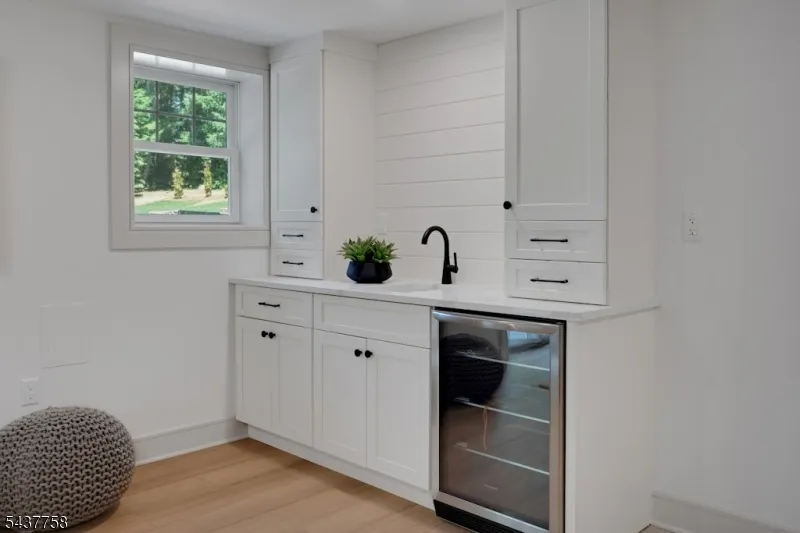 51 Brookside Ter North Caldwell, NJ 07006