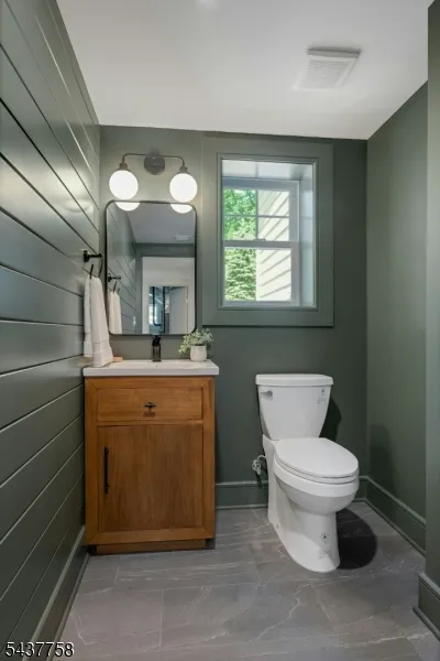 51 Brookside Ter North Caldwell, NJ 07006